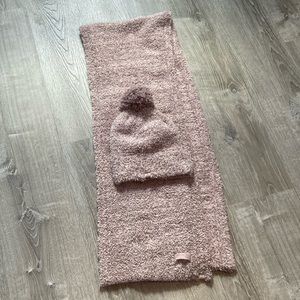 Barefoot Dreams adult size beanie hat and scarf 2 piece set